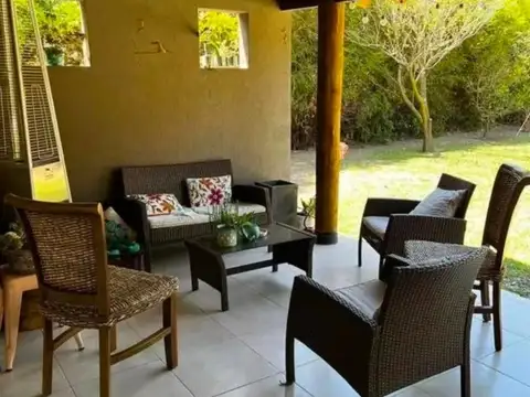 Casa 4 ambientes con 4 baños