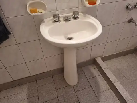 Avenida 12 De Octubre 1600, Piso 1