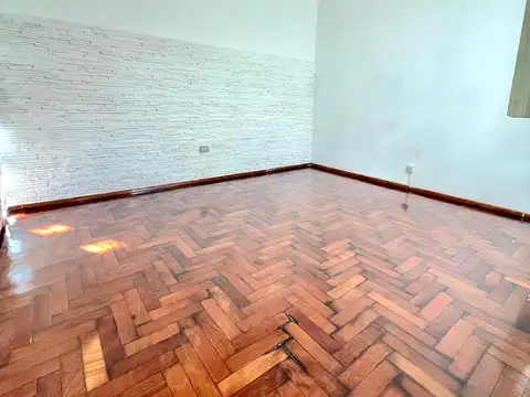 Depto Tipo Casa en Venta 50 años