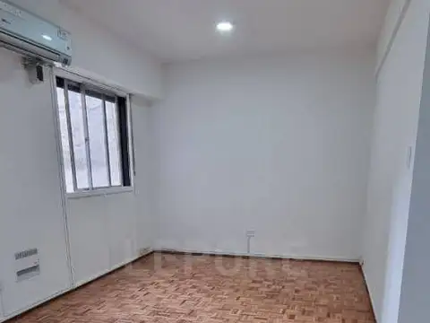 Mario Bravo 1000, Piso 5