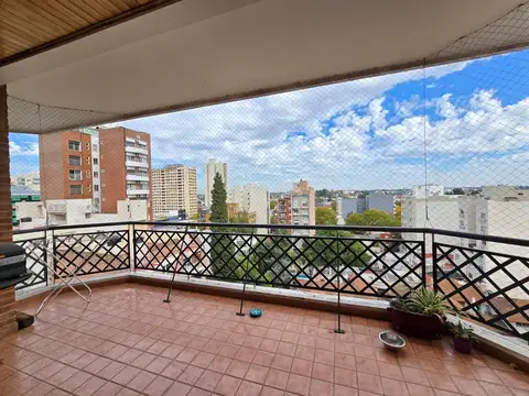 Departamento en Venta con 4 cocheras
