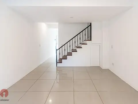 Depto Tipo Casa en Venta con 1 cocheras