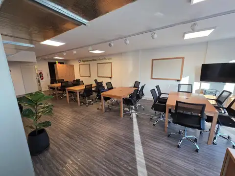 Oficina Monoambiente con 4 baños