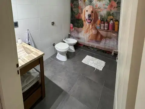 GRAN CASA SOBRE AVENIDA VERGARA EN SOURIGUES