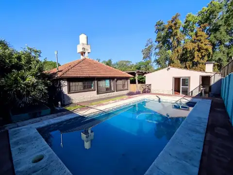 Casa en Venta con 2 cocheras