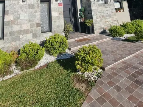 Casa 6 ambientes con 4 baños