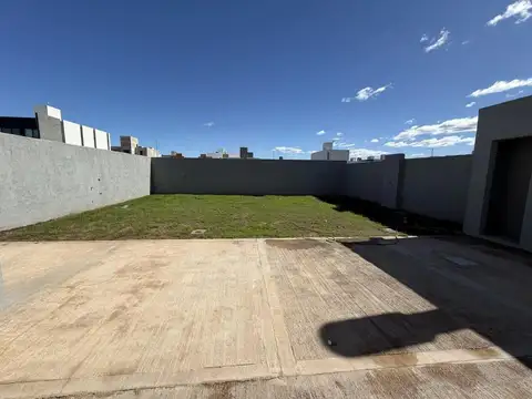 Local en Alquiler en Docta Boulevard, $ 1.300.000