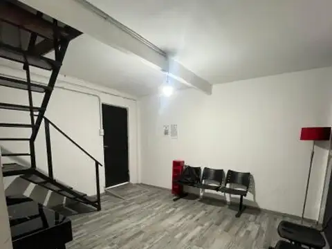Oficina 2 ambientes con 1 baño