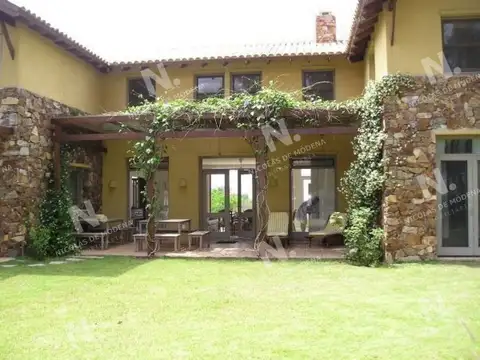 Casa en Alquiler Temporal en La Barra, USD 39.000