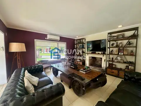 Casa en Alquiler con 3 cocheras