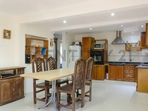 Casa 6 ambientes con 1 baño