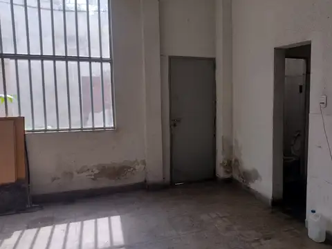Galpon en Alquiler 27  mts Fondo
