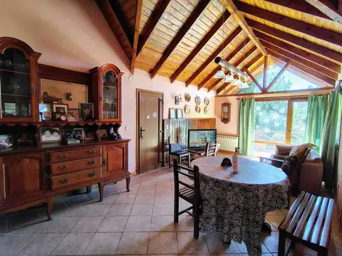 Casa 7 ambientes con 4 baños