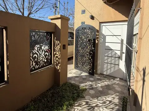 Casa con Pileta Climatizada y Quincho | 4 Ambientes en Altos del Castillo