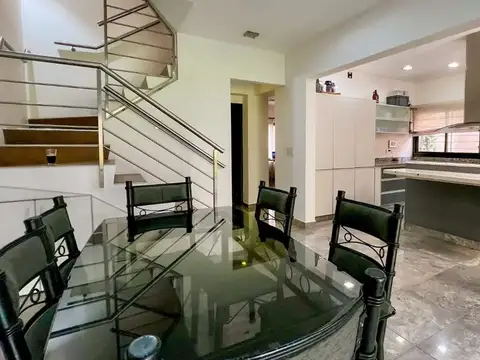 Casa en Venta en Quilmes, USD 240.000