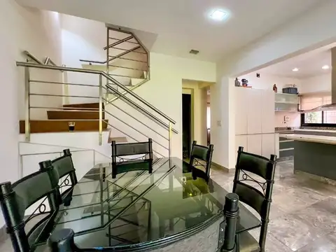 Casa 5 ambientes con 2 baños