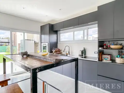 Casa en Venta en Vila Marina, USD 300.000