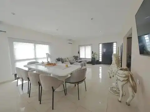 Casa en Venta en Ezeiza, USD 120.000