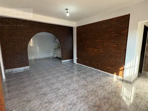 Casa 3 ambientes con 1 baño