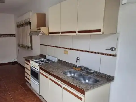 Casa 2 ambientes con 1 baño