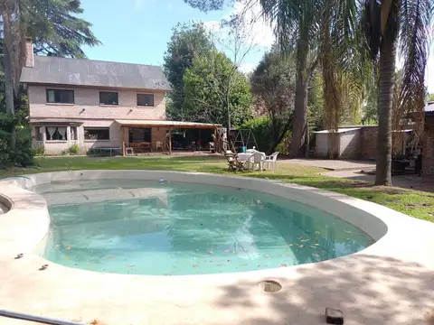 Casa 5 ambientes con 4 baños