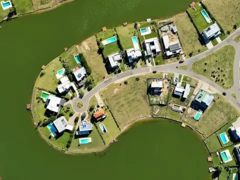 AREA 5 - LOTE 195 - A LA LAGUNA CENTRAL - 850 MTS -