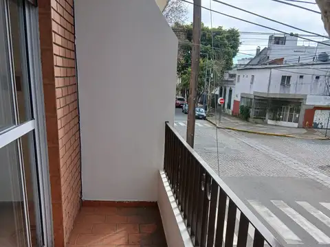 Depto Tipo Casa en Alquiler de 3 ambientes