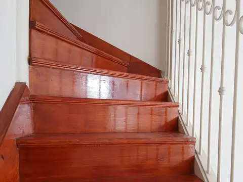 DUPLEX DE 3 AMBIENTES EN PRIMER PISO EN LA MEJOR ZONA RESIDENCIAL DE FLORESTA