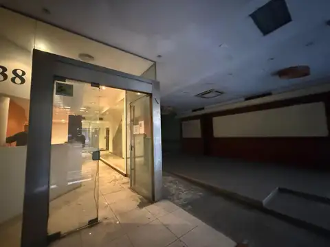 Venta de edificio comercial en San Nicolas de 999,24 m2 disponibles.