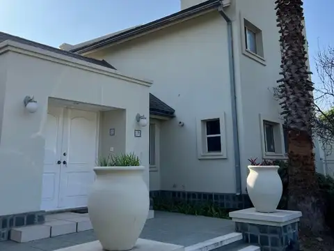 Casa en Venta de 6 dormitorios