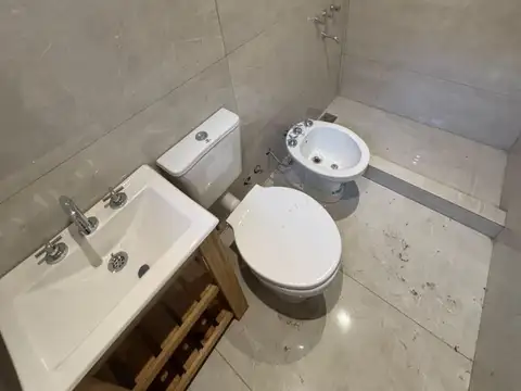 Depto Tipo Casa 3 ambientes con 2 baños