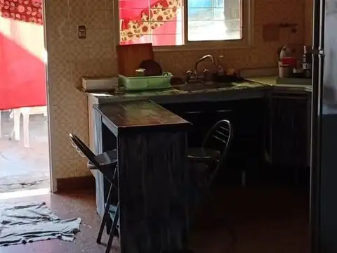 Casa 3 ambientes con 1 baño