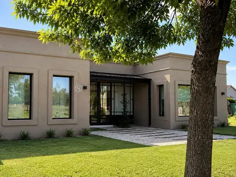 Casa  en Venta en Los Jazmines, Pilar del Este, Pilar