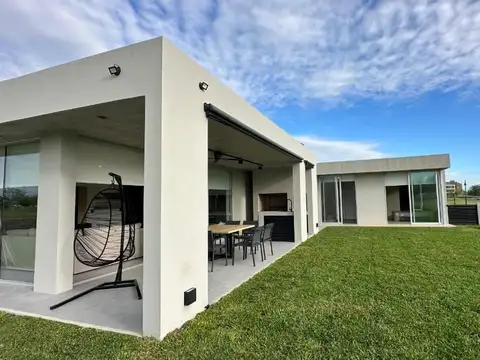 Casa en Venta en Haras Del Sur 3, USD 299.000