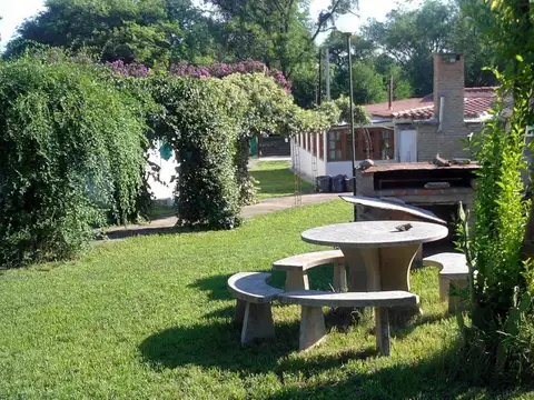 Casa 15 ambientes con 6 baños