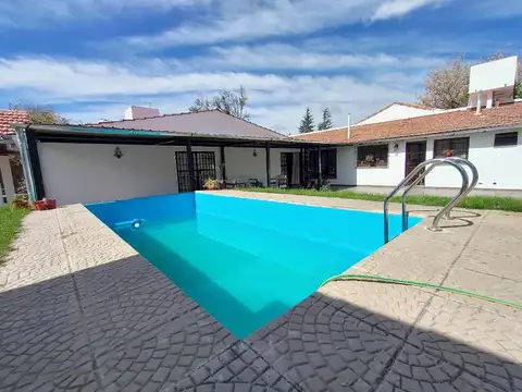 Muy Linda Casa Vta 2 Dor Pil/gge/jard M. Moreno Al 400