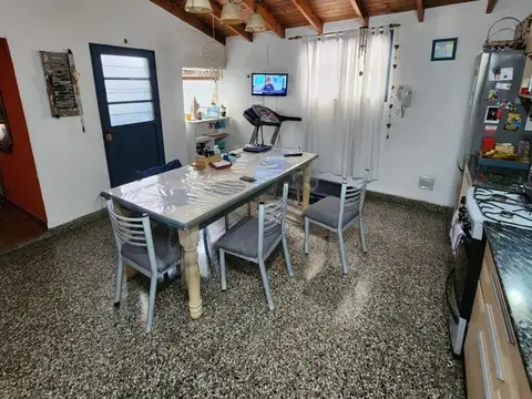 Depto Tipo Casa 4 ambientes con 2 baños