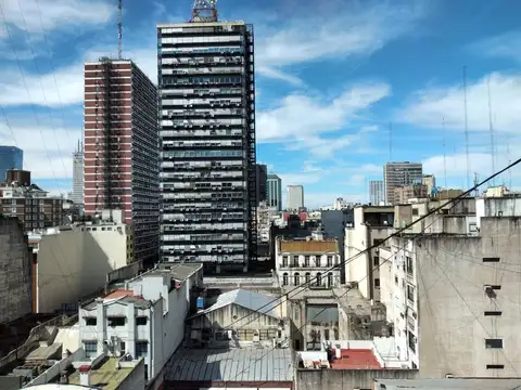 Oficina en piso alto con vista abierta - Subte B - Venta / alquiler