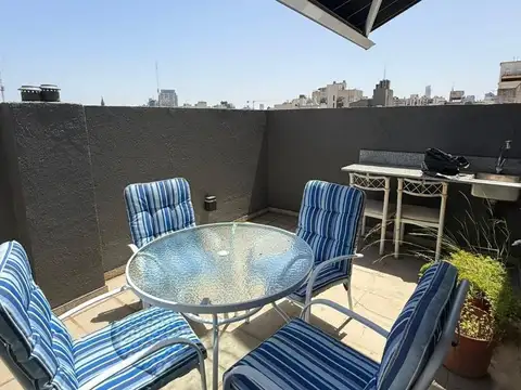 Departamento de 4 amb. c/ dependencias, y dos cocheras