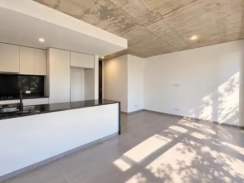 VENTA: Departamento monoambiente con balcón francés y amenities. Luis Agote, Rosario.