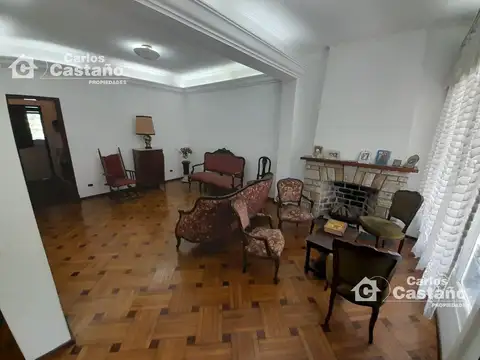 A 3/c de Av. Maipú y Cerca de CABA, Chalet en 2 Plantas Ideal 2 Familias, 270m2