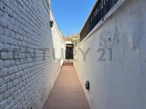 CASA EN VENTA - CALLE RONDEAU