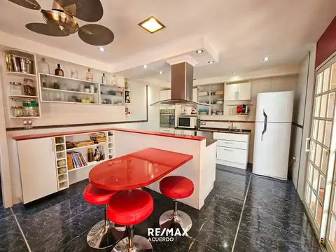 Casa en Venta en San Nicolas de los Arroyos, USD 185.000