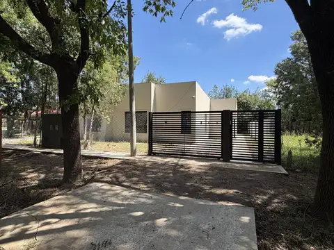 Casa 3 ambientes con 2 baños