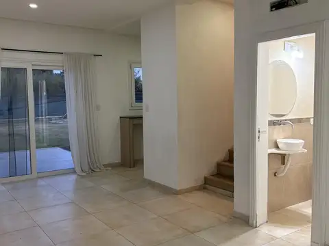 Casa en Alquiler en Bella Vista, USD 1.650