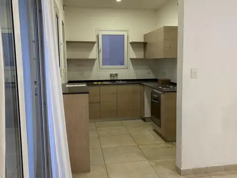 Casa en Alquiler o Venta en Bario Cerrado Buenos Aires Village
