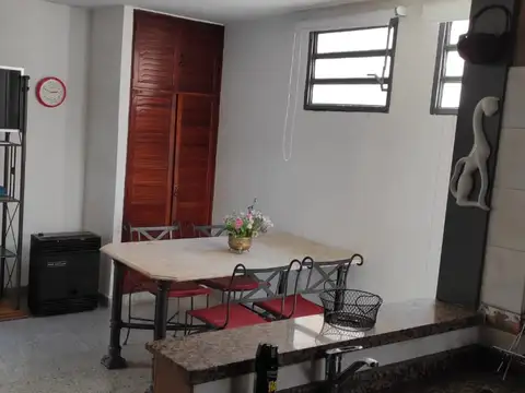 Depto Tipo Casa en Venta en Haedo Sur, USD 120.000