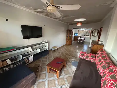 Depto Tipo Casa en Venta en Lanus Oeste, USD 75.000