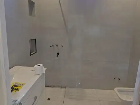 Casa 2 ambientes con 1 baño
