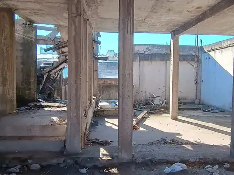 GALPON CON POTENCIAL CONSTRUCTIVO EN MONTE CASTRO